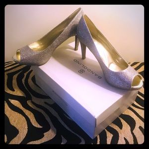 Bandolino Gold Bling peep toe heels (brand new)